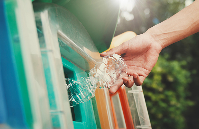 Plastica riciclata & Alimenti. Il Regolamento EU 1616 per la produzione di packaging sicuro e sostenibile