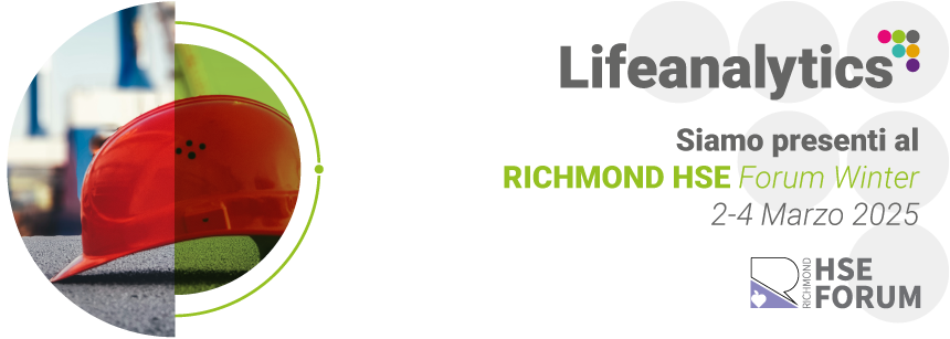 Caschetto rosso simbolo della sicurezza sul lavoro che rappresenta l'appuntamento del prossimo marzo 2025 del Richmond HSE Forum Winter a cui parteciperà la business unit EHS di Lifeanalytics